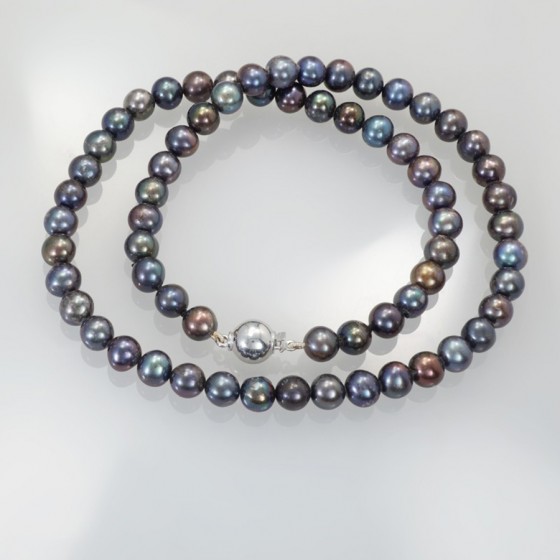 Ref. 789/35 Collier de perles d'eau douce, gris foncé, 42 cm, fermoir boule argent